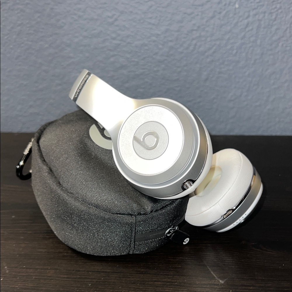 Beats by Dre Silver and White Over-Ear Headphones